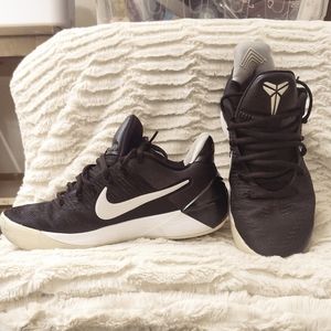 Nike Black and White Kobe AD  Gummed Basketball Shoes